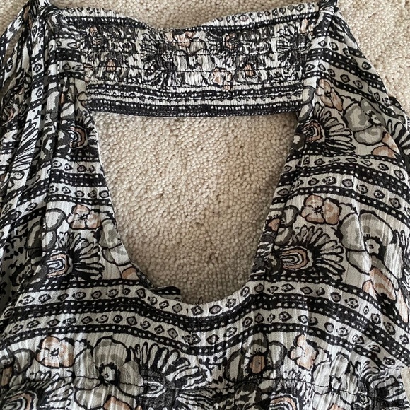 American Eagle Grey Floral Lace Up Romper - Picture 5 of 6